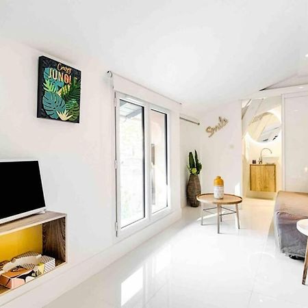 New Design Studio Walking To The Beach And Shops Apartment Вилафранк-сюр-Мер Екстериор снимка