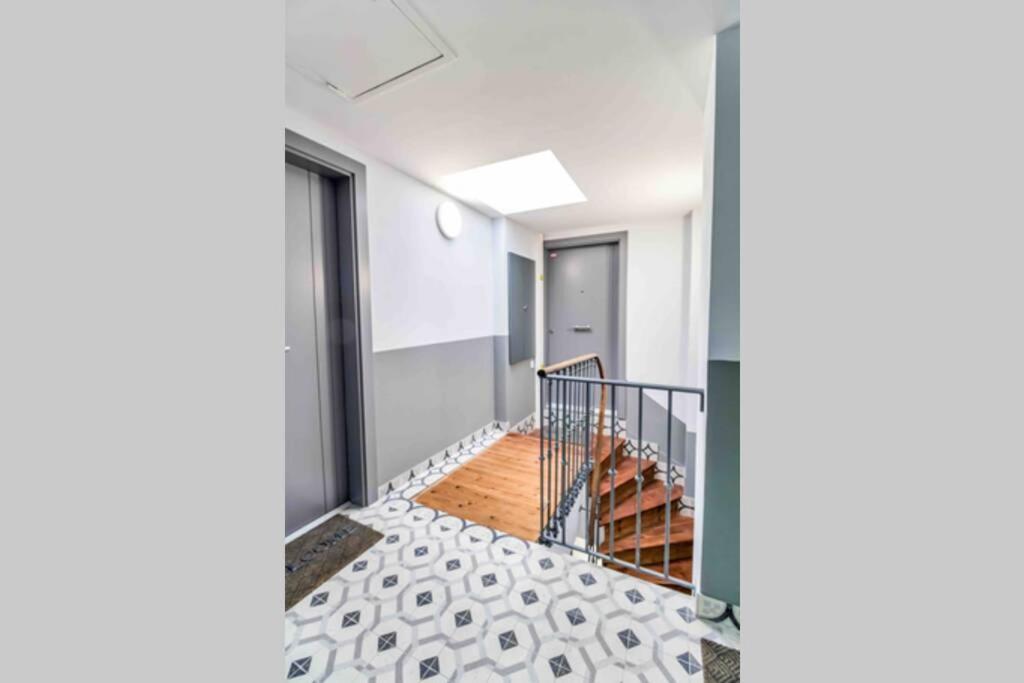 New Design Studio Walking To The Beach And Shops Apartment Вилафранк-сюр-Мер Екстериор снимка