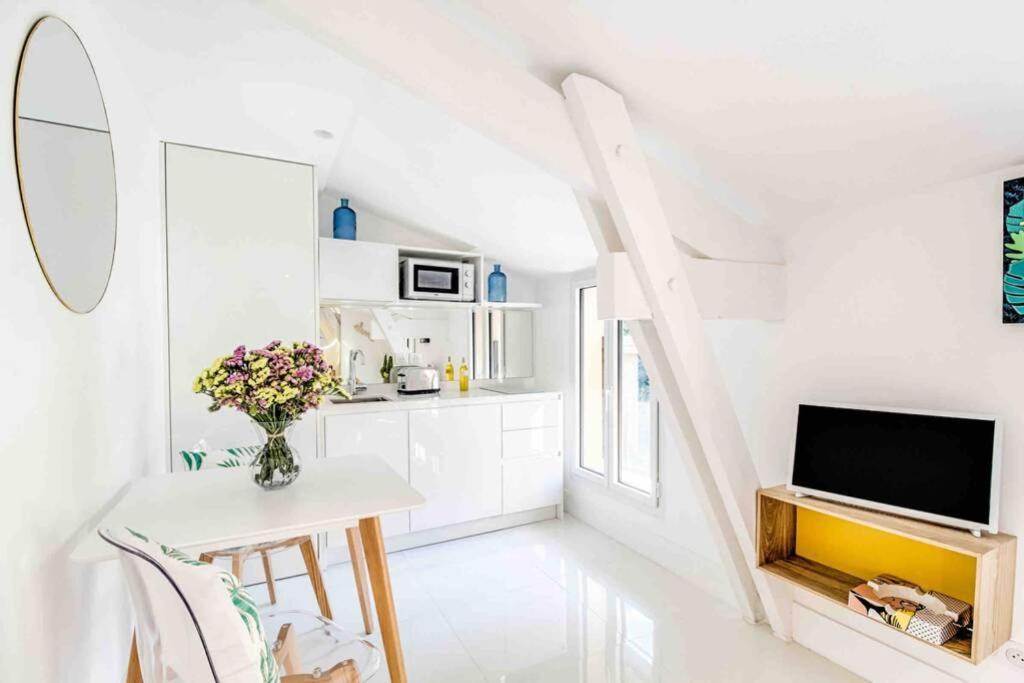 New Design Studio Walking To The Beach And Shops Apartment Вилафранк-сюр-Мер Екстериор снимка